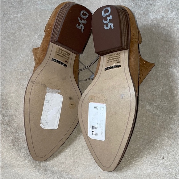 New With Tags Gianni Bini Suede Block Heel Booties - Picture 6 of 6